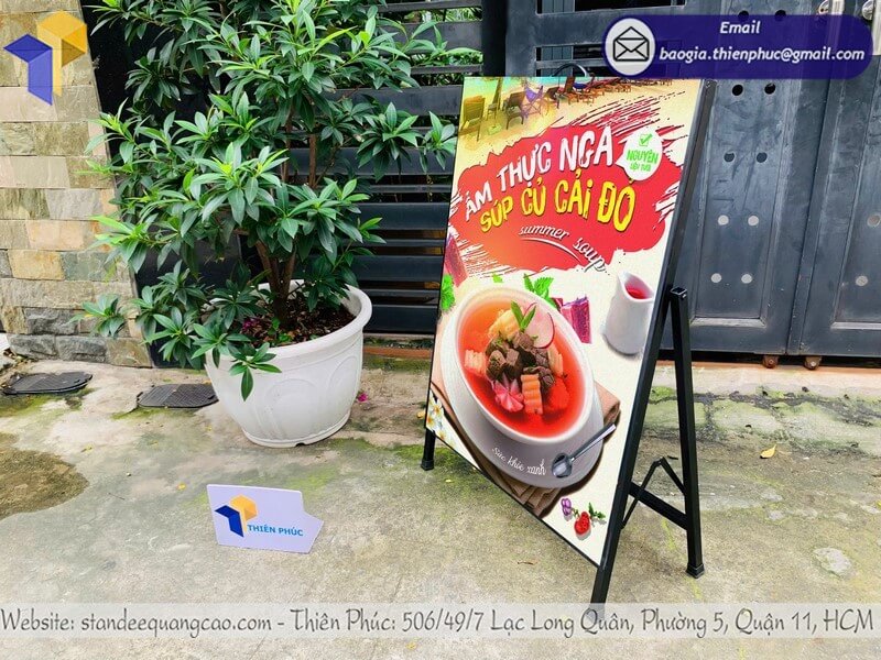 Xưởng làm bảng standee 1 mặt theo yêu cầu rẻ kích thước cho event