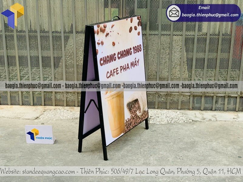 Xưởng làm bảng standee A chân sắt in logo giá rẻ dễ gấp gọn linh hoạt di chuyển