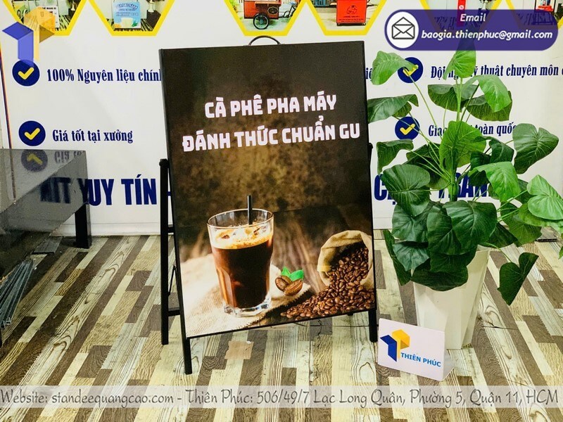 Xưởng làm standee quảng cáo in 1 mặt giá rẻ giao tận nơi uy tín
