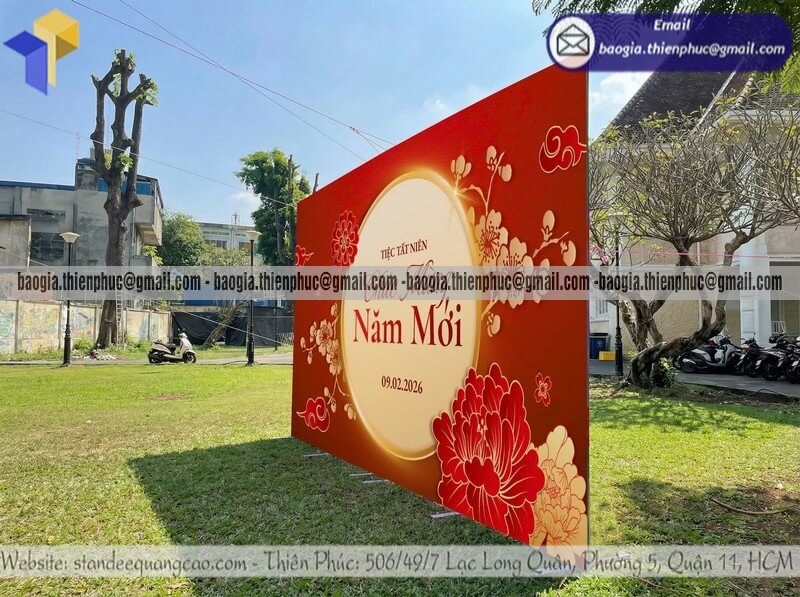 Xưởng nhận làm backdrop cỡ lớn ngoài trời theo yêu cầu gia công nhanh cho sự kiện ra mắt