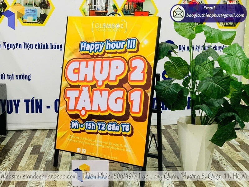 Xưởng sản xuất bảng standee 1 mặt in hình rẻ, hấp dẫn, tiện lợi