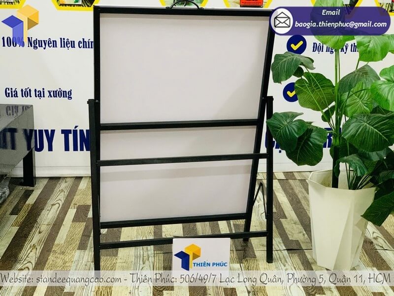 Xưởng sản xuất bảng standee 1 mặt in hình rẻ thiết kế miễn phí