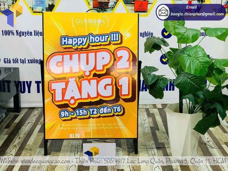 xưởng sản xuất bảng standee 1 mặt in hình rẻ