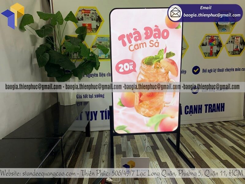 Xưởng sản xuất hộp đèn quảng cáo đứng 2 mặt ngoài trời