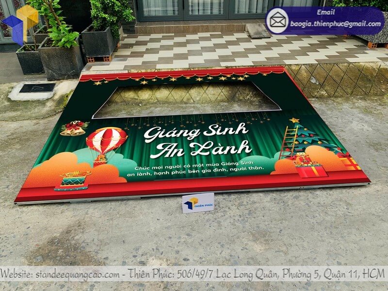 Xưởng sản xuất khung chụp ảnh dịp Giáng Sinh formex rẻ mẫu mới cho trường học sự kiện