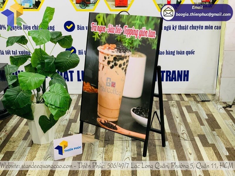 Xưởng sản xuất standee 1 mặt in theo yêu cầu nhận hàng siêu tốc 24h