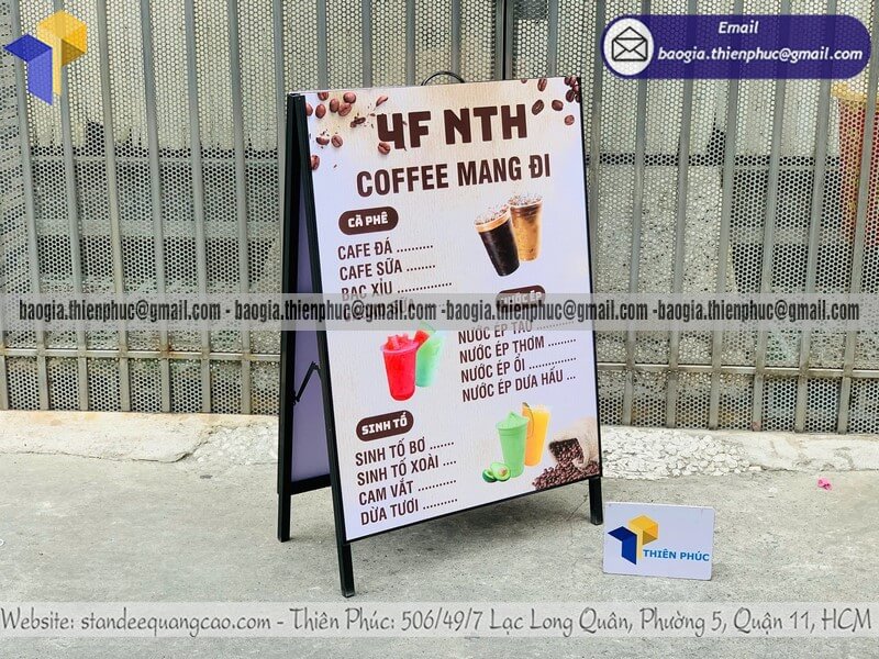 Xưởng sản xuất standee A chân sắt để trước vỉa hè ngoài trời thu hút khách hàng đi đường