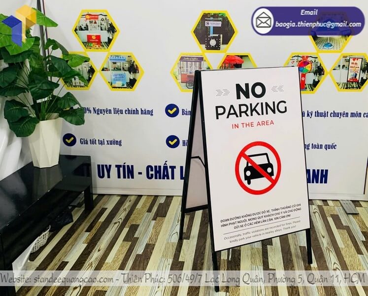 xưởng sản xuất standee chữ A 2 mặt