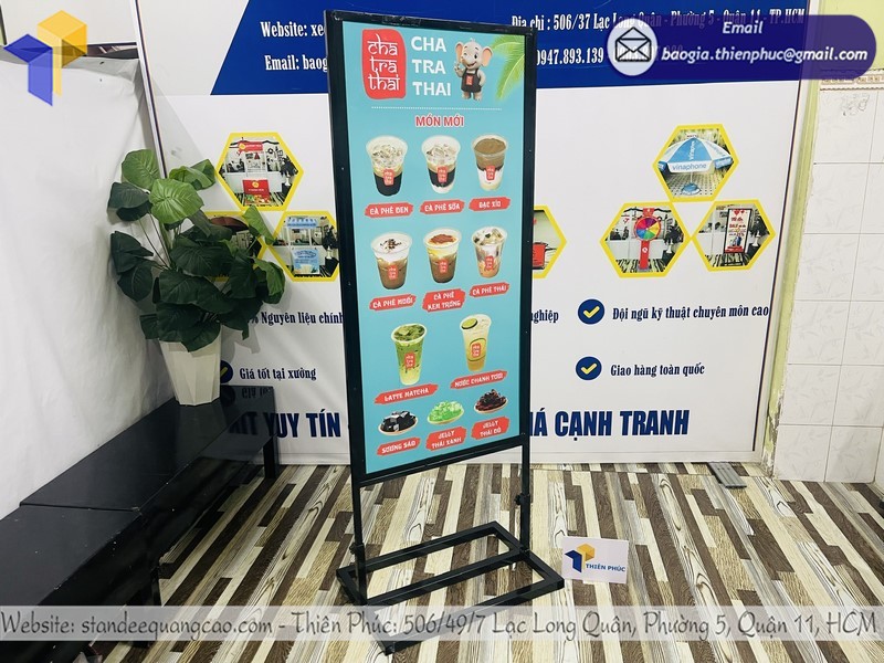 xưởng sản xuất standee khung sắt đứng 2 mặt HCM 2025