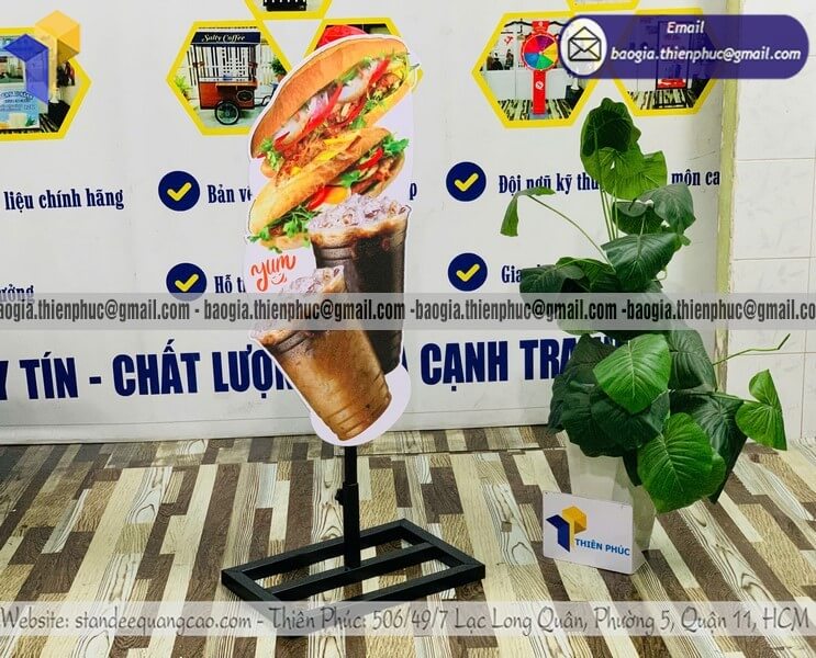 Xưởng sản xuất standee mô hình ly cafe in 3D ngoài trời cho cửa hàng đồ uống mới khai trương