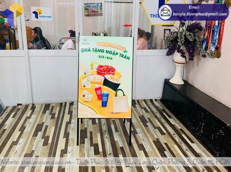 standee chữ A 2 mặt